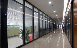 西平单玻玻璃隔断 以行业领先品质，开启高隔间塑胶零配件促销盛典